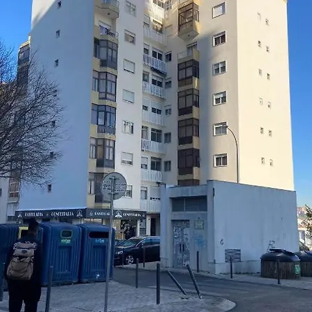 Apartman Luxurious New Metro With Tv. Lisboa
